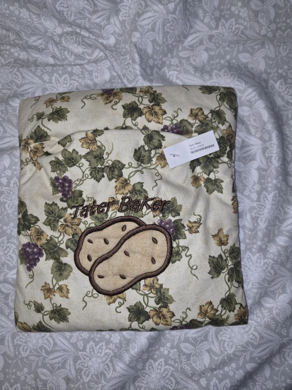 Tater Baker Embroidered Kitchen Baking Pocket - Cream with Grape Vine Print